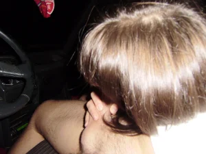 39-girl-likes-to-fuck-in-the-car