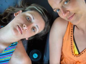 43-glamour-gf-wears-bikini