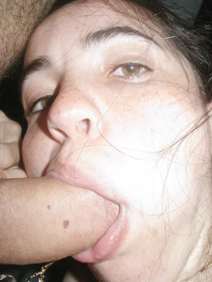 49-hairy-gf-shows-her-body