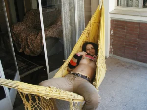 69-hairy-gf-shows-her-body