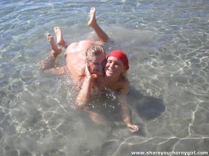 04-horny-girls-on-vacations