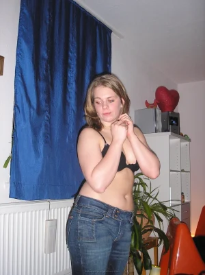 03-hot-chick-on-her-bed