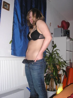 06-hot-chick-on-her-bed