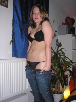 07-hot-chick-on-her-bed