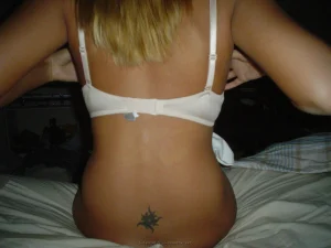 hot-gf-shows-her-sexy-body-17