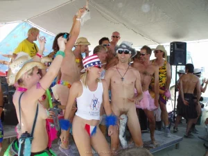 06-i-like-this-party