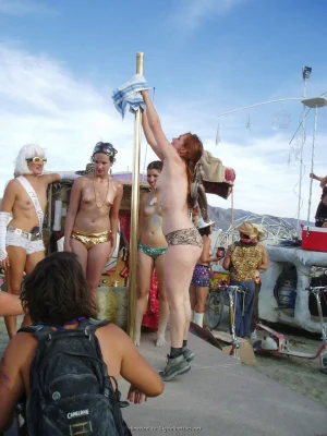 42-i-like-this-party