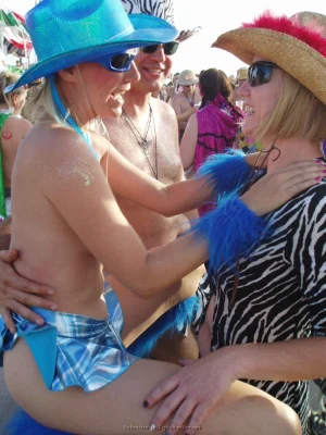 57-i-like-this-party