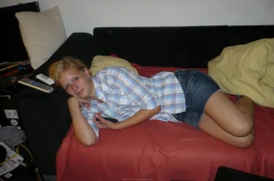 08-lost-home-erotic-photos