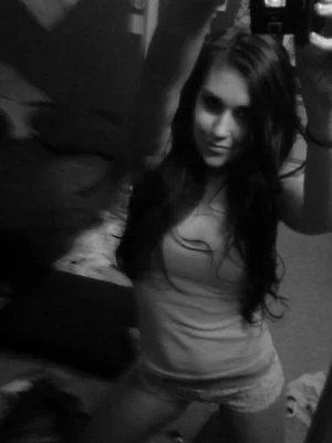 20-lost-photos-of-charming-babe