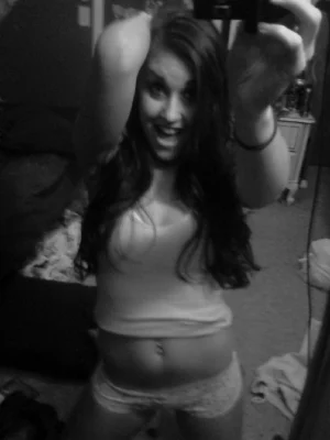 21-lost-photos-of-charming-babe