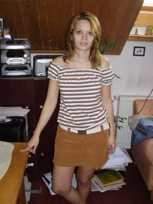 06-lovely-gf-shows-herself