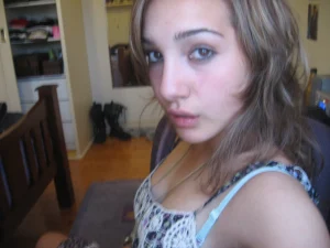 02-lustful-hairy-pussy-gf