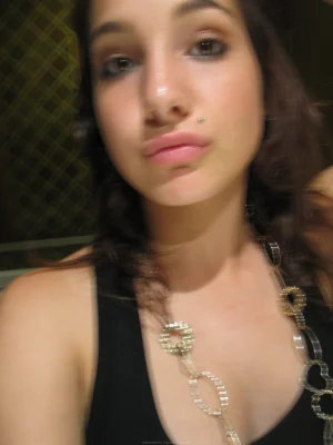 17-lustful-hairy-pussy-gf