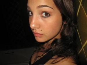 19-lustful-hairy-pussy-gf