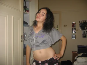 22-lustful-hairy-pussy-gf