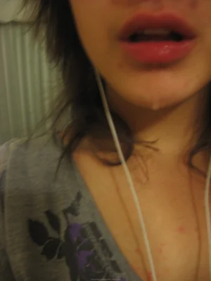 25-lustful-hairy-pussy-gf