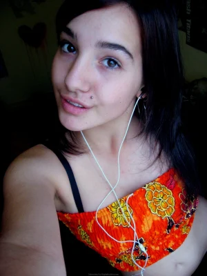 39-lustful-hairy-pussy-gf