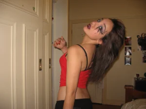 40-lustful-hairy-pussy-gf