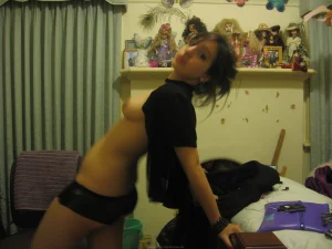 72-lustful-hairy-pussy-gf