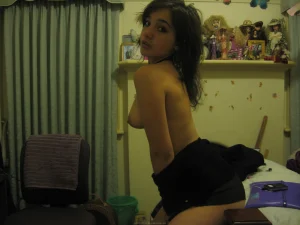 82-lustful-hairy-pussy-gf