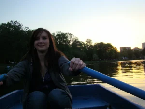 04-my-busty-girlfriend