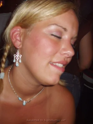 12-my-gf-corie-and-her-friends