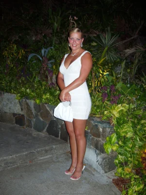 17-my-gf-corie-and-her-friends