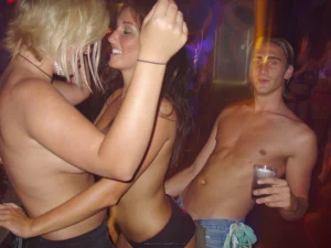 19-my-gf-corie-and-her-friends