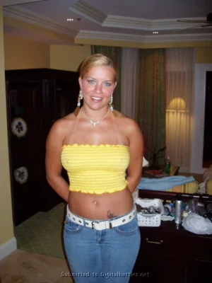 35-my-gf-corie-and-her-friends