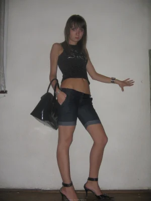 01-my-girl-loves-posing-for-me