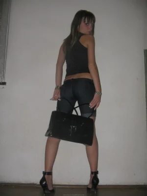 04-my-girl-loves-posing-for-me