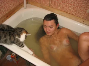 21-my-hairy-pussy-babe-in-bath