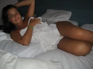25-my-lovely-gf-on-her-bed