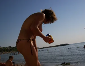 10-my-topless-wife-on-the-beach