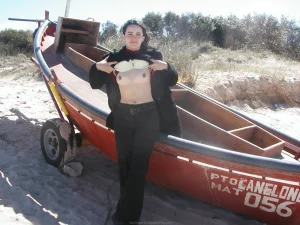 21-porn-with-hairy-babe