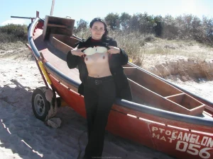 22-porn-with-hairy-babe