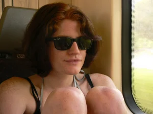 22-pregnant-gf-rests-topless