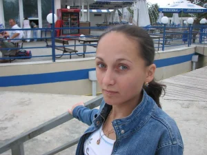 47-russian-girlfriend-posing-nude