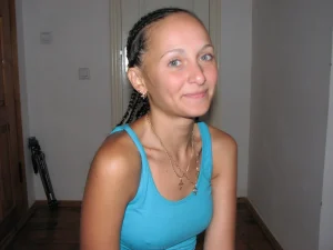 53-russian-girlfriend-posing-nude