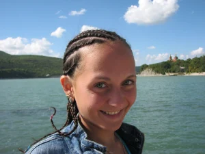 55-russian-girlfriend-posing-nude