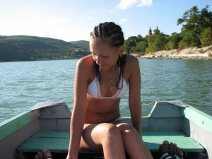 57-russian-girlfriend-posing-nude