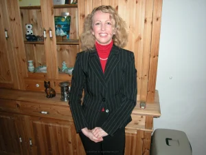 02-sexy-and-horny-lera