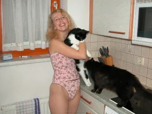 32-sexy-and-horny-lera