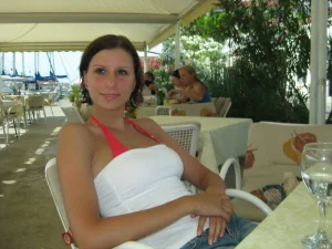 10-sexy-breasted-chick