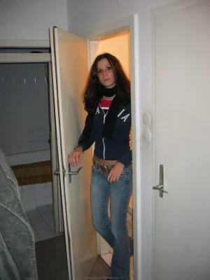 16-sexy-breasted-chick