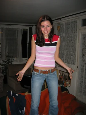 20-sexy-breasted-chick