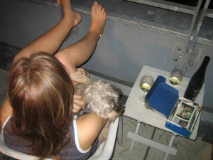 09-sexy-gf-shows-her-nipples