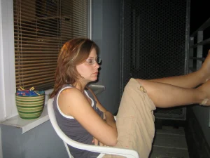 10-sexy-gf-shows-her-nipples