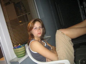 12-sexy-gf-shows-her-nipples